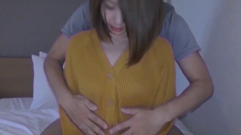 FC2-PPV-4688995 [5-day limited sale, re-edited version, thin face mosaic] A beautiful Akita wife is called out and creampied while shopping for souvenirs for her husband in a hotel in broad daylight, re-edited version